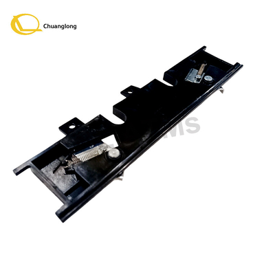 445-0582423 4450582423 ATM yedek parçaları NCR S1 Metal Kaset Kamyon Kapısı Tükleyici Assy NCR Kaset Tükleyici